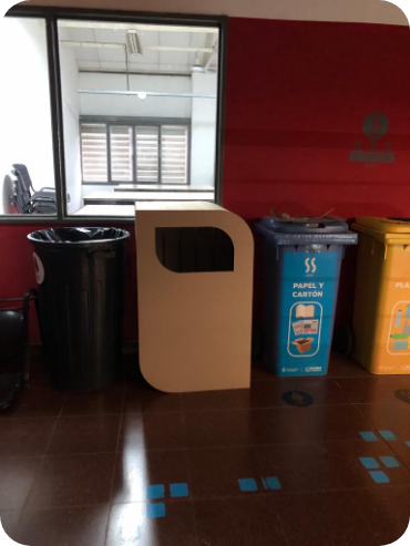 Maqueta de estudio del cesto en la FAUD